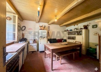 Sala da pranzo - Casa semi indipendente Localita' Valdibura, 2 51020 Sambuca Pistoiese PT, Sambuca Pistoiese - foto 7