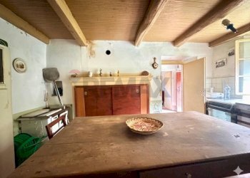 Sala da pranzo - Casa semi indipendente Localita' Valdibura, 2 51020 Sambuca Pistoiese PT, Sambuca Pistoiese - foto 9