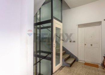 ASCENSORE/SCALE - Quadrilocale VIA FRA BARTOLOMEO
 
147, Prato - foto 37