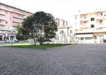 Edificio all\'aperto - Box Via Strozzi
 
134, Prato - foto 2