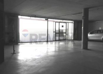 cancello entrata carrabile - Box Via Strozzi
 
134, Prato - foto 5