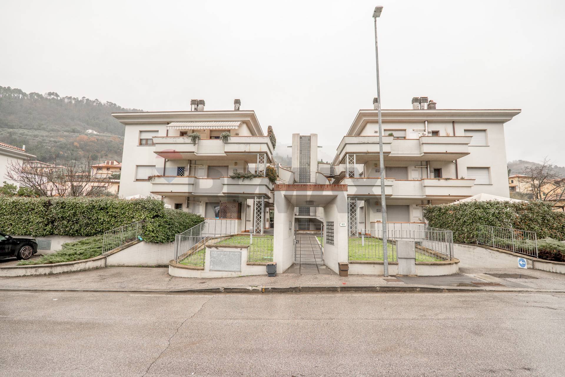 Edificio all\'aperto - Bilocale VIA AGNOLO FIRENZUOLA
 
48, Cantagallo - foto 1