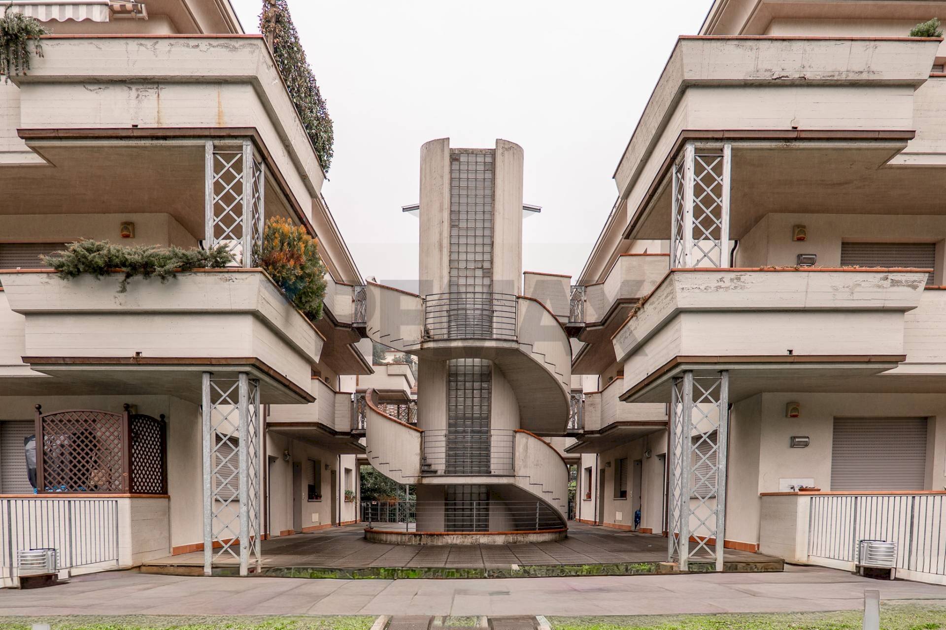 Edificio all\'aperto - Bilocale VIA AGNOLO FIRENZUOLA
48, Cantagallo - foto 3