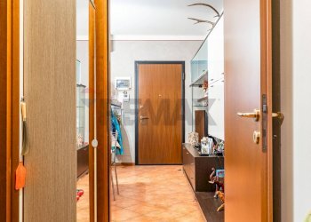 Hall / corridoio - Bilocale VIA AGNOLO FIRENZUOLA
 
48, Cantagallo - foto 19