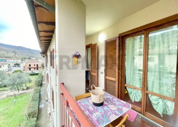 terrazzo sala da pranzo - Appartamento via armando cecchini
 
33, Dicomano - foto 29