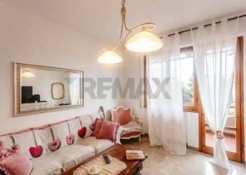 Soggiorno - Quadrilocale Via Petrarca
 
20, Sesto Fiorentino - foto 7