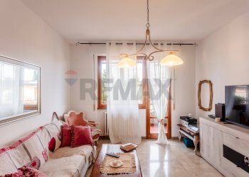 Soggiorno - Quadrilocale Via Petrarca
 
20, Sesto Fiorentino - foto 8