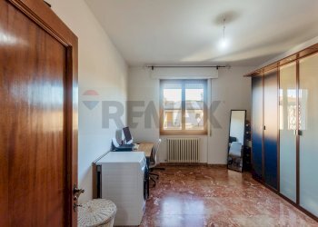 Seconda camera matrimoniale - Quadrilocale Via Petrarca
 
20, Sesto Fiorentino - foto 23