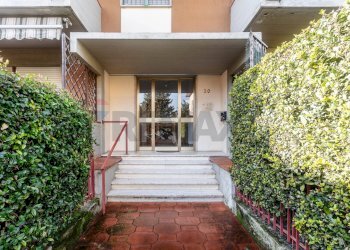 Ingresso condominiale - Quadrilocale Via Petrarca
 
20, Sesto Fiorentino - foto 29