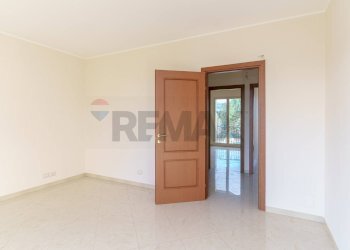 Stanza vuota - Villa a Schiera via torretta
 
231, Acireale - foto 30