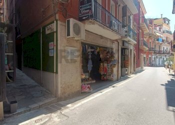 Edificio all\'aperto - Quadrilocale via bagnoli croci
 
1, Taormina - foto 3