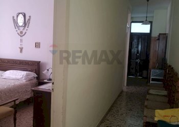 Hall / corridoio - Quadrilocale via bagnoli croci
 
1, Taormina - foto 34