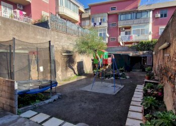 Edificio all\'aperto - Casa indipendente Via Palermo
 
604, Catania - foto 12