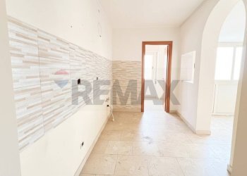 Hall / corridoio - Casa indipendente Via Palermo
 
604, Catania - foto 23