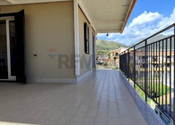 Balcone - Quadrilocale Via Giovanni Verga
 
7, Furci Siculo - foto 11