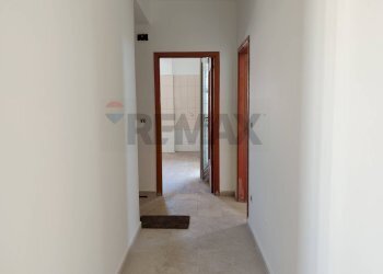 Hall / corridoio - Quadrilocale Via Giovanni Verga
 
7, Furci Siculo - foto 20