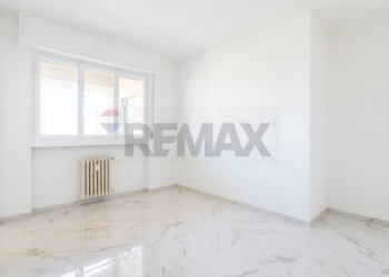 Stanza vuota - Two-room apartment Via Federico Engels
 
8, Milano - photo 6