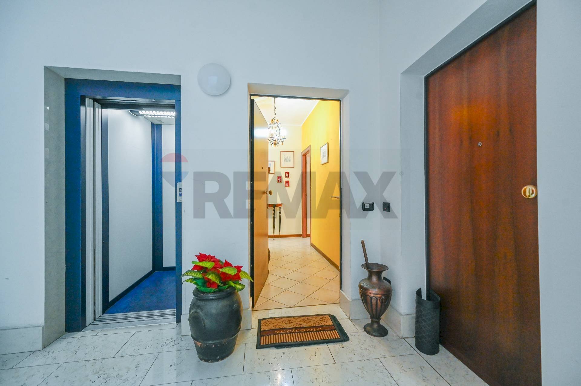 Hall / corridoio - Bilocale VIA GARIBALDI
 
26, Viadana - foto 2