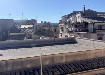 Edificio all\'aperto - Independent house VIA UMBERTO PRIMO
 
27, Francofonte - photo 18