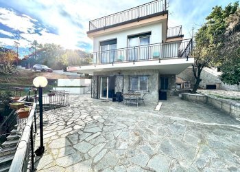 Casa all\'aperto - Casa indipendente Località Torbora
 
105, Noli - foto 1