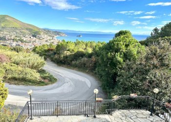 Vista dell\'acqua - Casa indipendente Località Torbora
 
105, Noli - foto 50