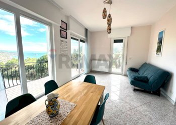 Sala da pranzo - Trilocale Località Torbora
 
105, Noli - foto 1