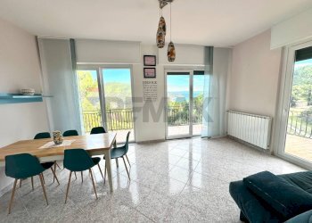 Sala da pranzo - Trilocale Località Torbora
 
105, Noli - foto 4