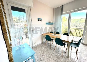 Sala da pranzo - Trilocale Località Torbora
 
105, Noli - foto 5