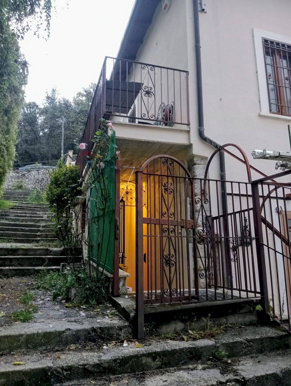 Casa all\'aperto - Quadrilocale via ed arco san Jacopo Rivera
 
27, L'Aquila - foto 1