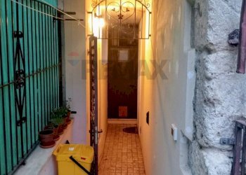 Hall / corridoio - Quadrilocale via ed arco san Jacopo Rivera
 
27, L'Aquila - foto 2