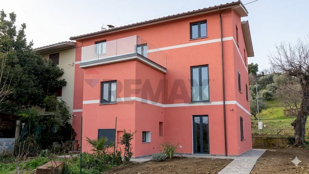 Casa all\'aperto - Semi-detached house via Anello
 
62, Guardiagrele - photo 1