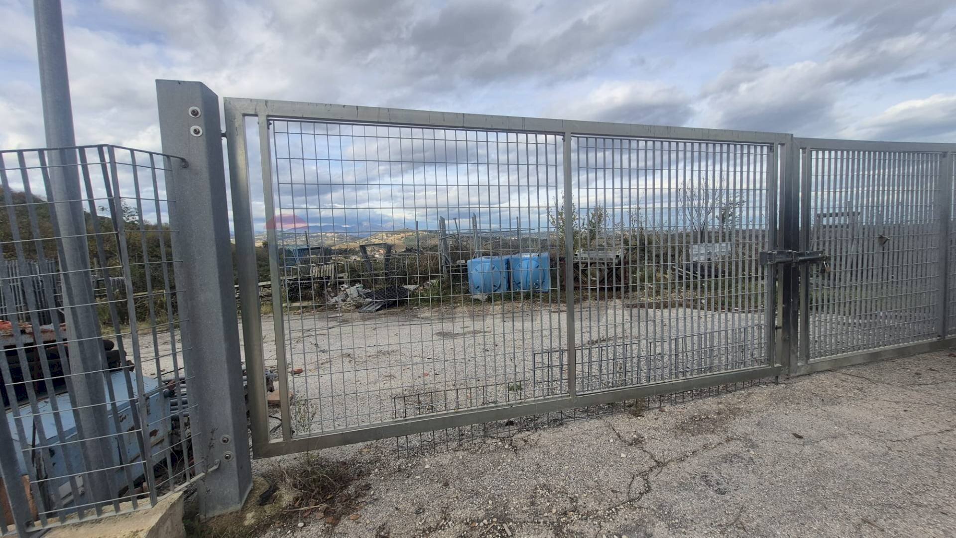 Edificio all\'aperto - Locale Commerciale Contrada Cunetta, Castilenti - foto 3