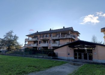 Edificio all\'aperto - Trilocale via dei fiori
 
6, Cerro al Lambro - foto 2