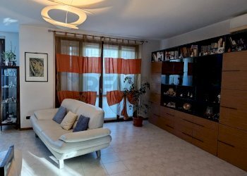 Soggiorno - Trilocale via dei fiori
 
6, Cerro al Lambro - foto 4