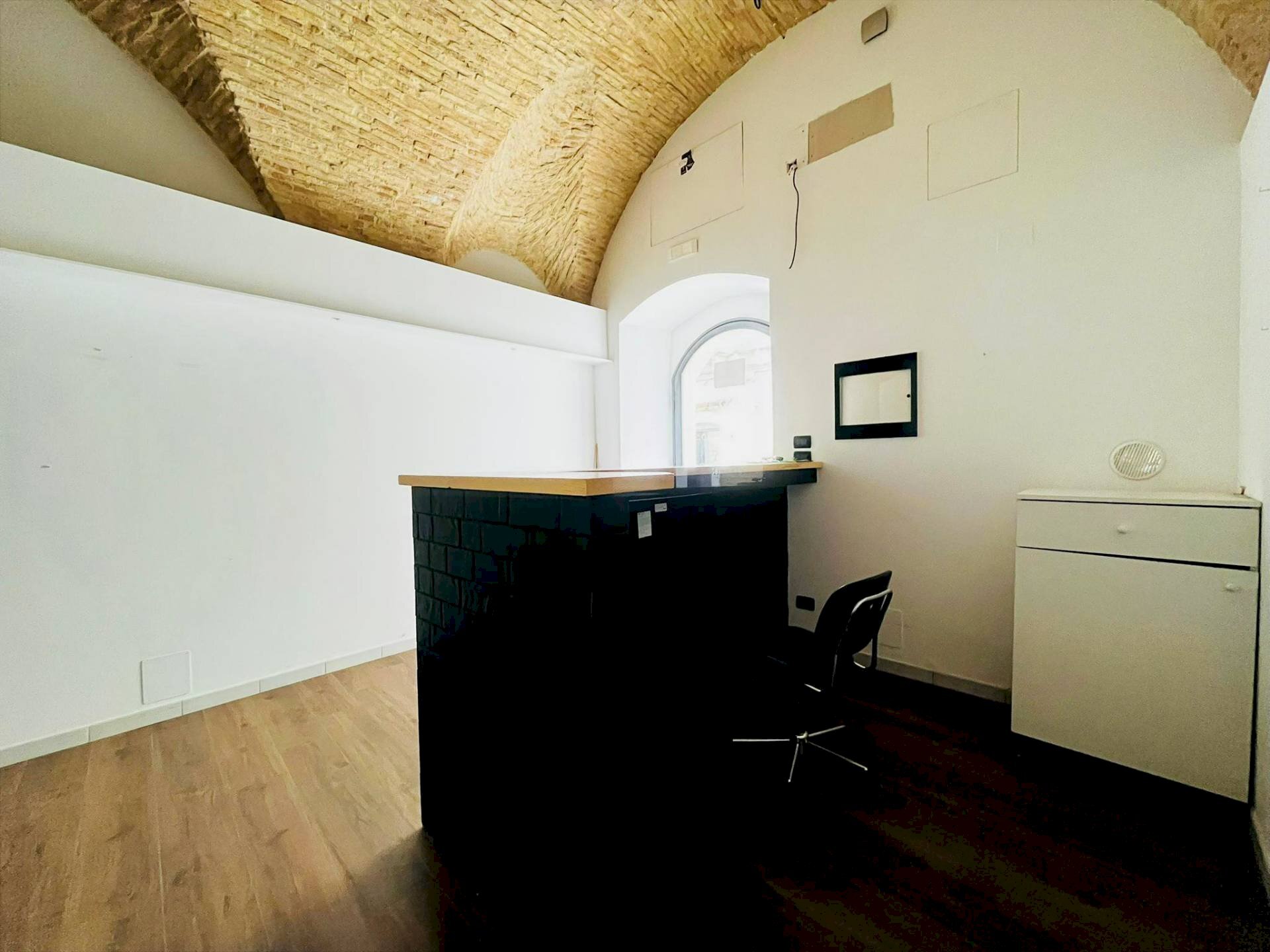 Foto 2 - Locale Commerciale VIA FEDERICO II
 
39, Lucera - foto 2