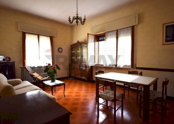 Sala da pranzo - Trilocale Strada Carbogna
 
36, Palanzano - foto 4