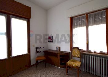 Camera / camera da letto - Office Strada Carbogna
36, Palanzano - photo 7