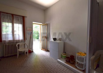 Camera / camera da letto - Office Strada Carbogna
36, Palanzano - photo 12