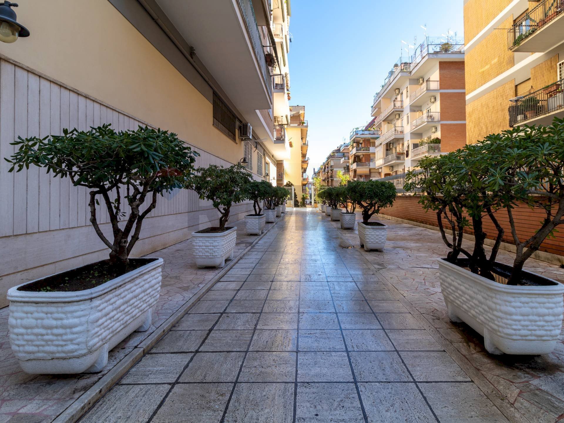 Edificio all\'aperto - Trilocale Via Bellegra
 
35, Roma - foto 3