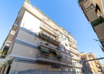 Edificio all\'aperto - Trilocale Via Bellegra
 
35, Roma - foto 1