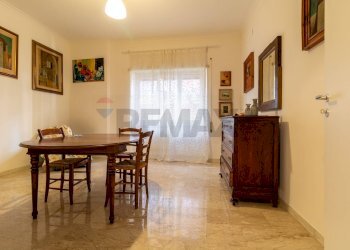 Sala da pranzo - Trilocale Via Bellegra
 
35, Roma - foto 10