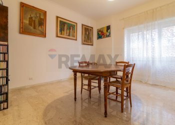 Sala da pranzo - Trilocale Via Bellegra
 
35, Roma - foto 14