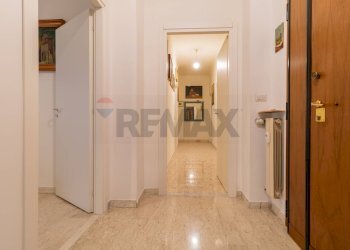 Hall / corridoio - Trilocale Via Bellegra
 
35, Roma - foto 25