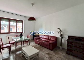 soggiorno - Quadrilocale via enrico fermi, Massa - foto 2