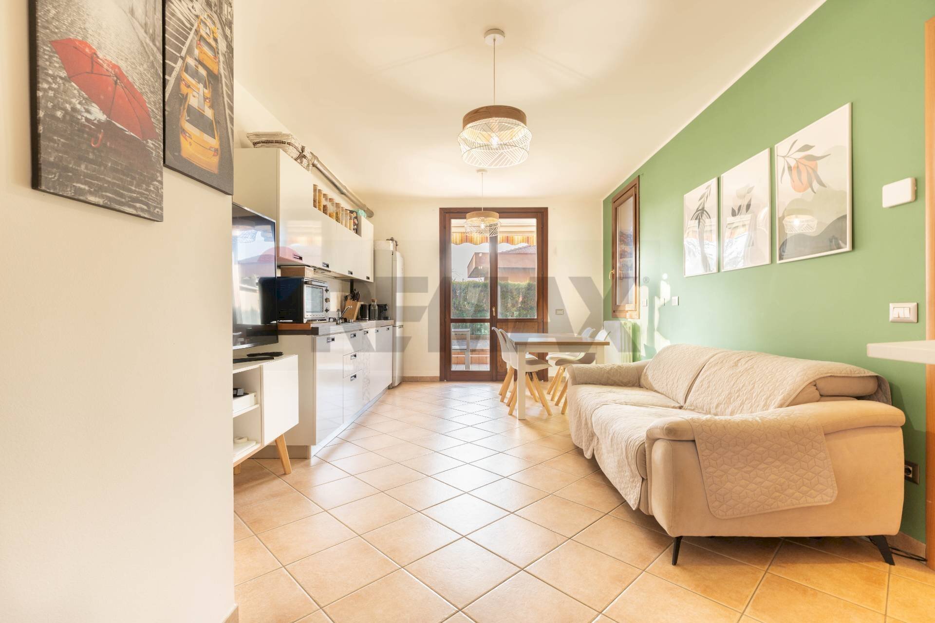 Sala da pranzo - Two-room apartment VIA MONTALE
 
11, Roncello - photo 1