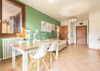Sala da pranzo - Two-room apartment VIA MONTALE
 
11, Roncello - photo 3