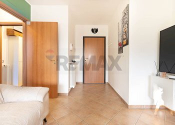Soggiorno - Two-room apartment VIA MONTALE
 
11, Roncello - photo 16