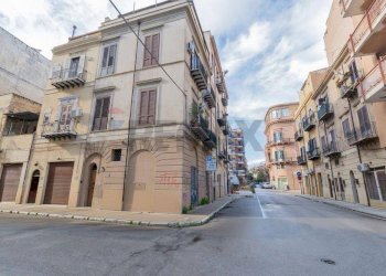 Edificio all\'aperto - Independent house Via Mariano Smiriglio
 
16, Palermo - photo 30