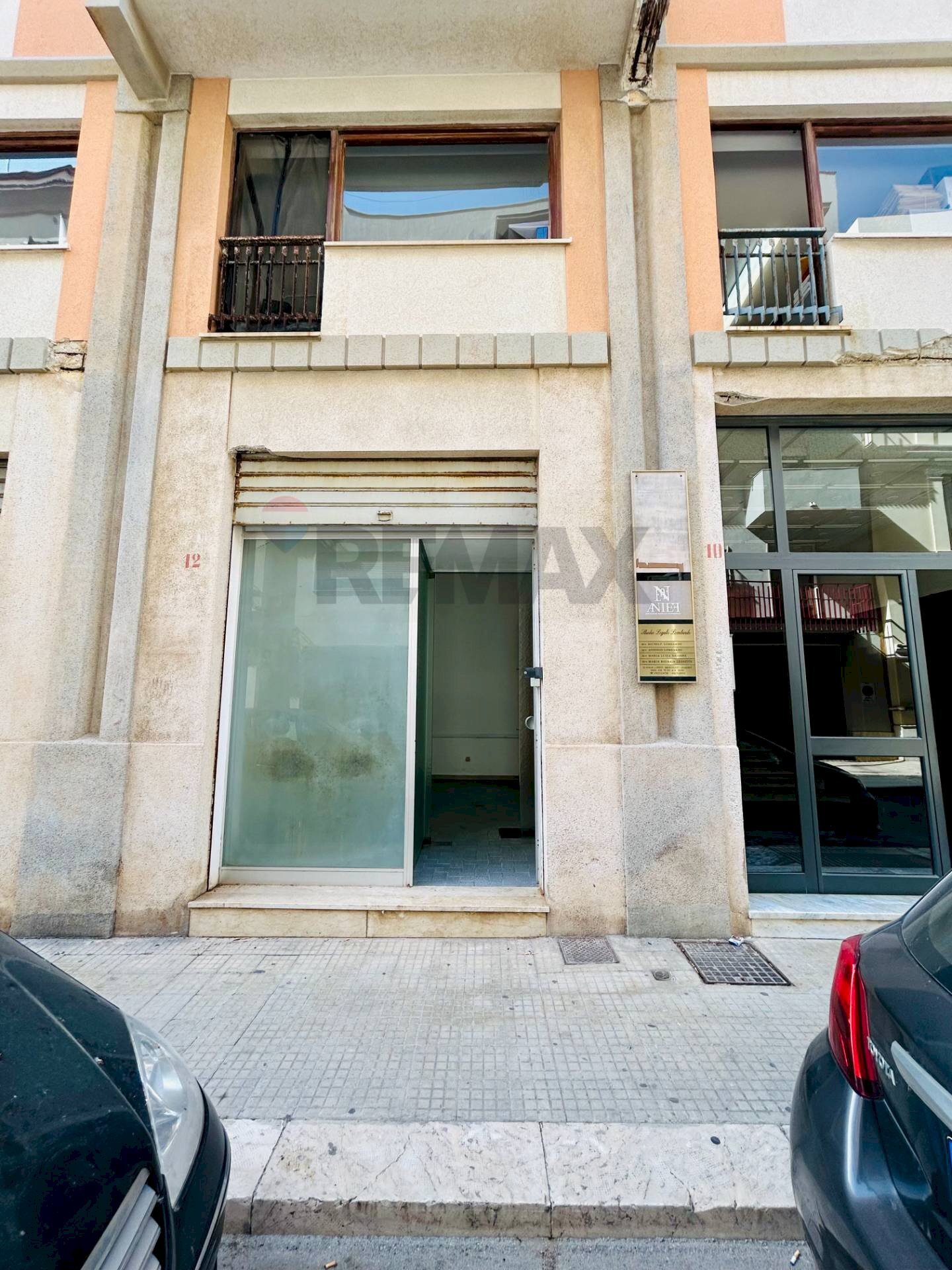 Edificio all\'aperto - Attività Commerciale via vespri
 
12, Trapani - foto 1