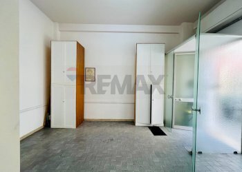 Stanza vuota - Attività Commerciale via vespri
 
12, Trapani - foto 3